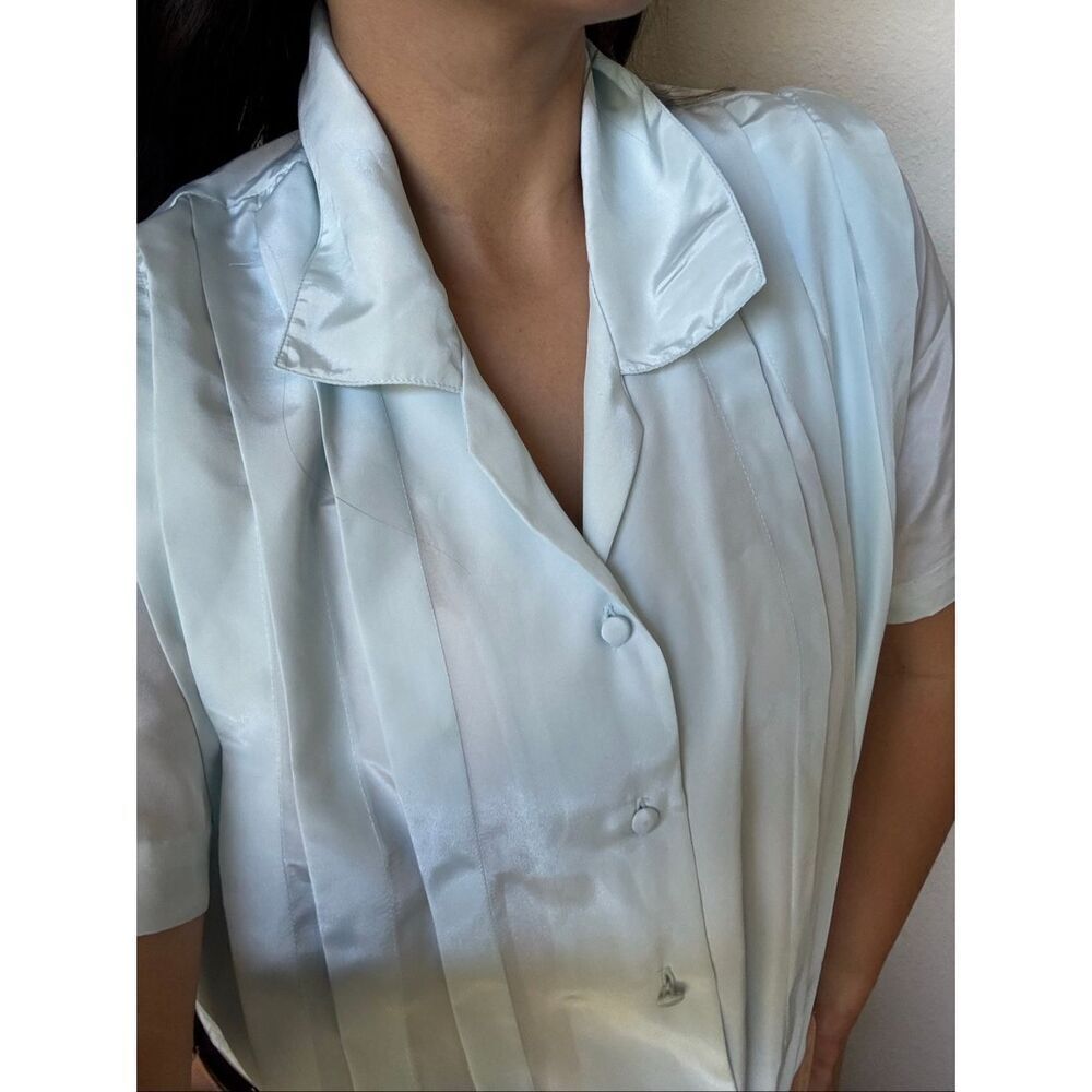 Laura Mae L women’s retro crystal blue pleated button up short sleeve collared b